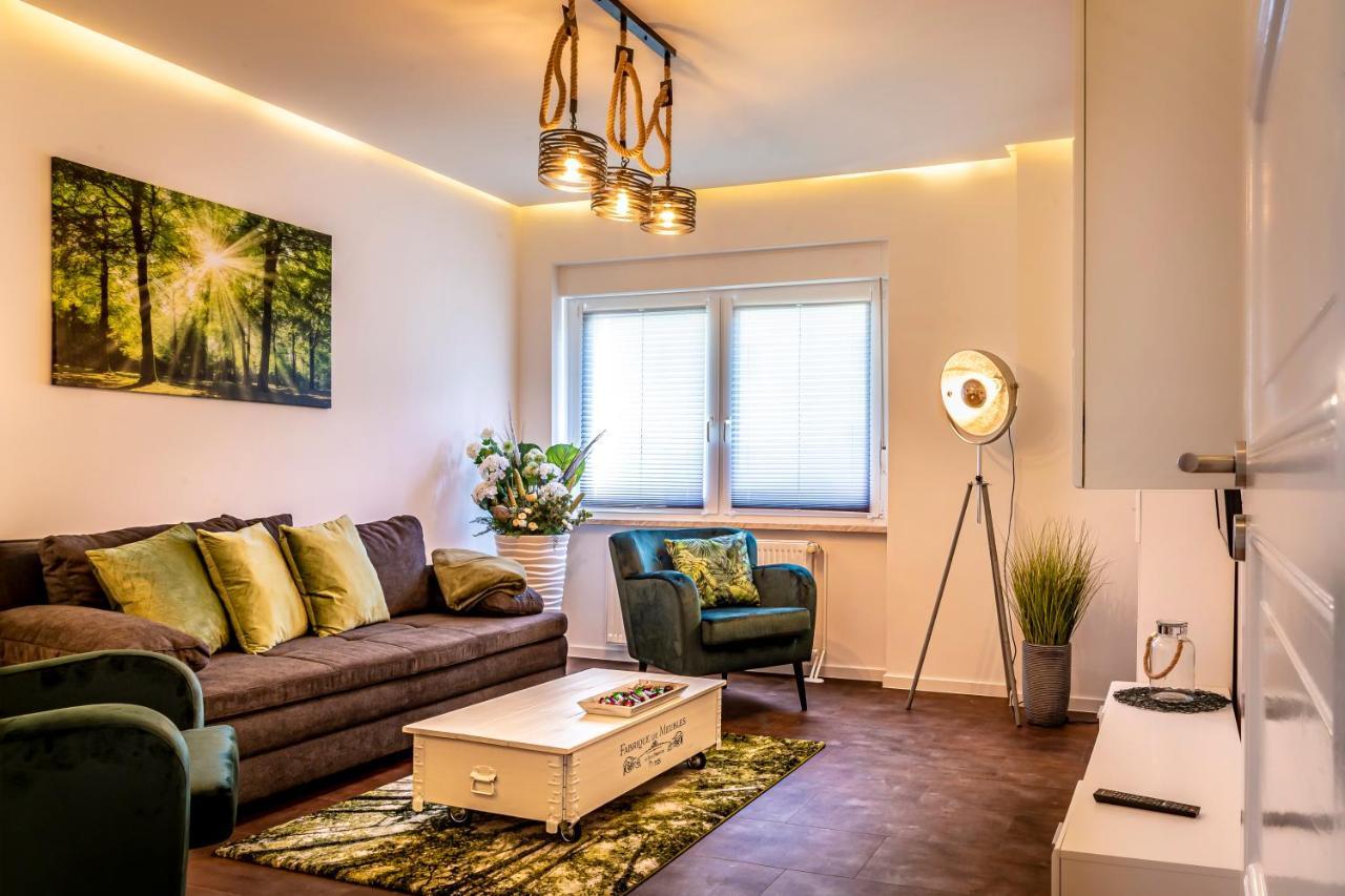 Komfortable Ferienwohnung In Halle Halle  Exterior foto